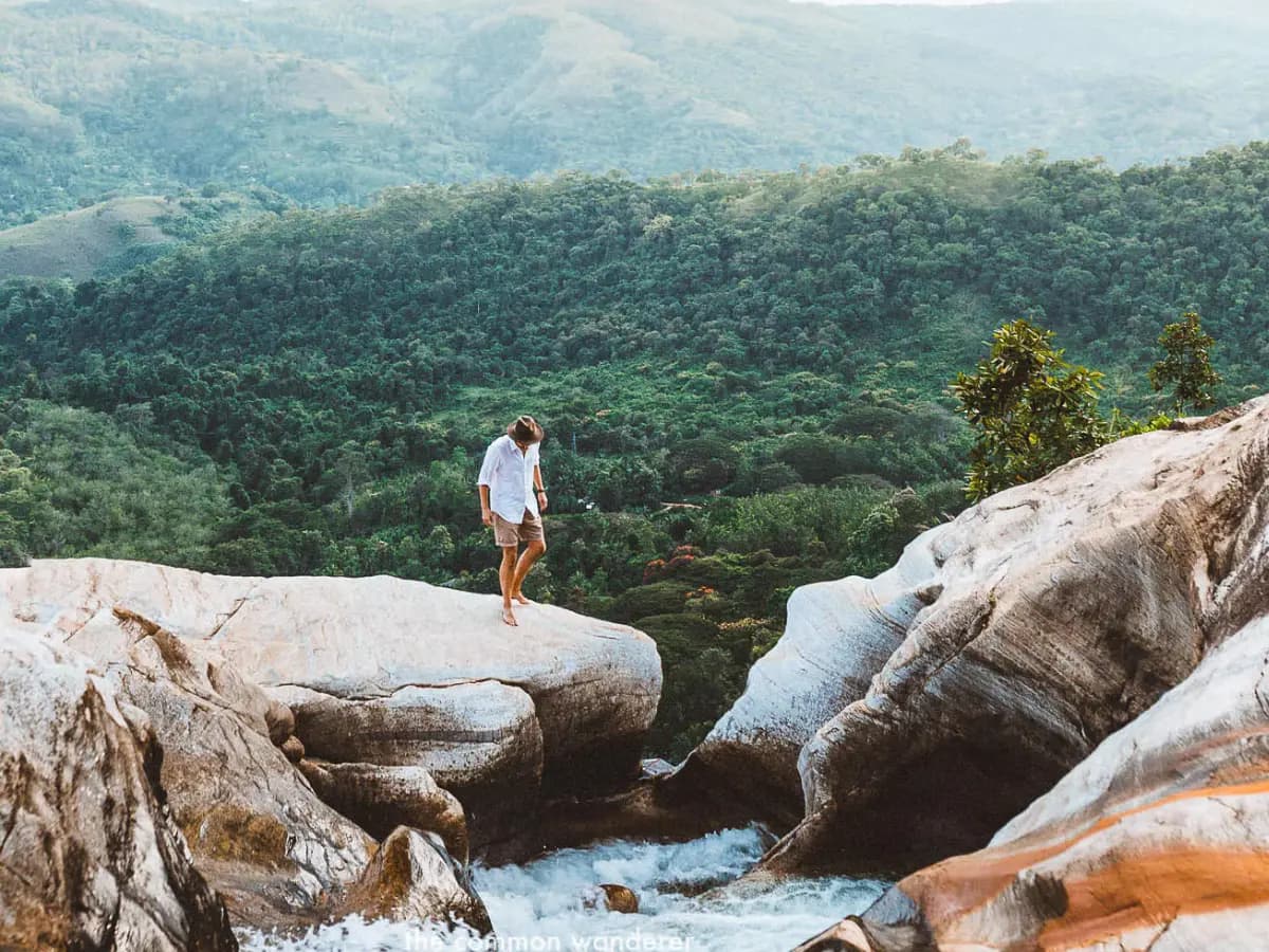 Diyaluma Falls