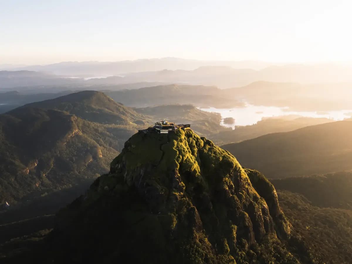 Adam's Peak (Nallathanniya)