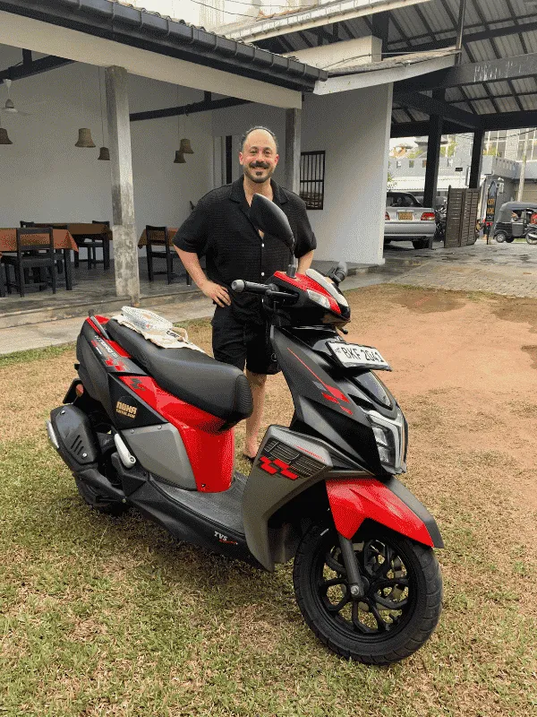 Map of NOHA scooter pickup and drop-off locations across Sri Lanka